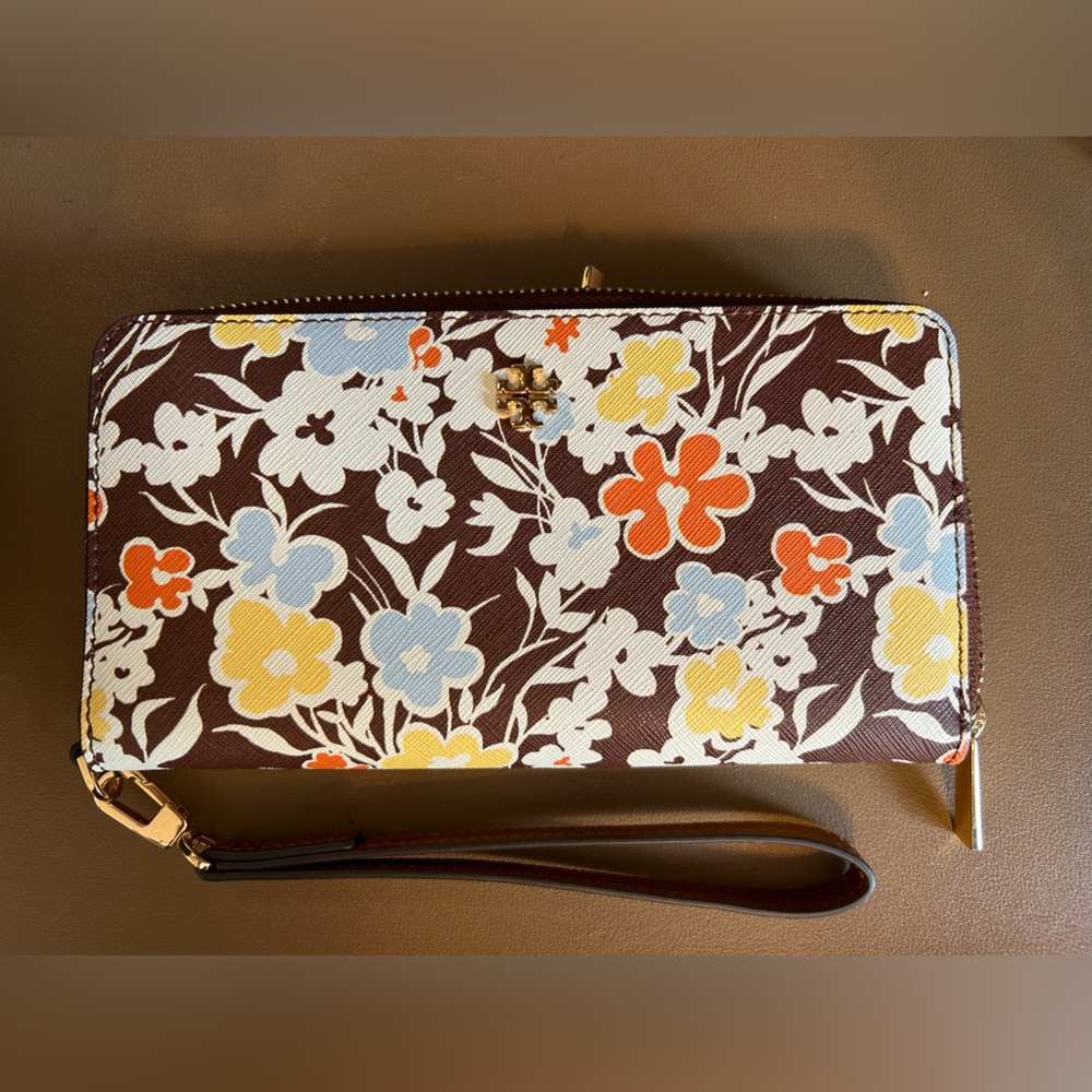 TORY BURCH EMERSON WRISTLET / WALLET ZIP CONTINENTAL NWT